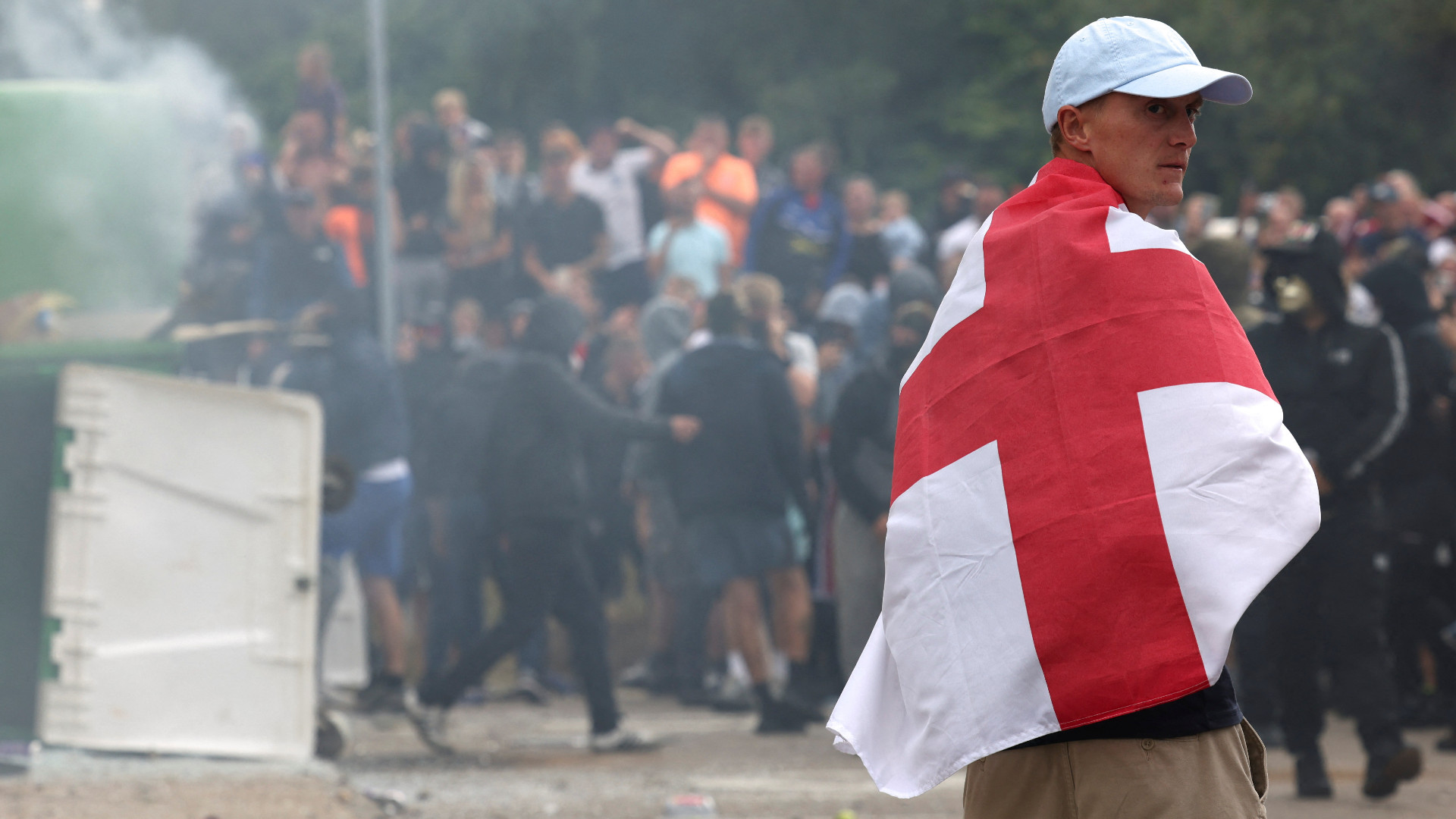 UK: Labour MP warns Starmers immigration rhetoric could incite race riots