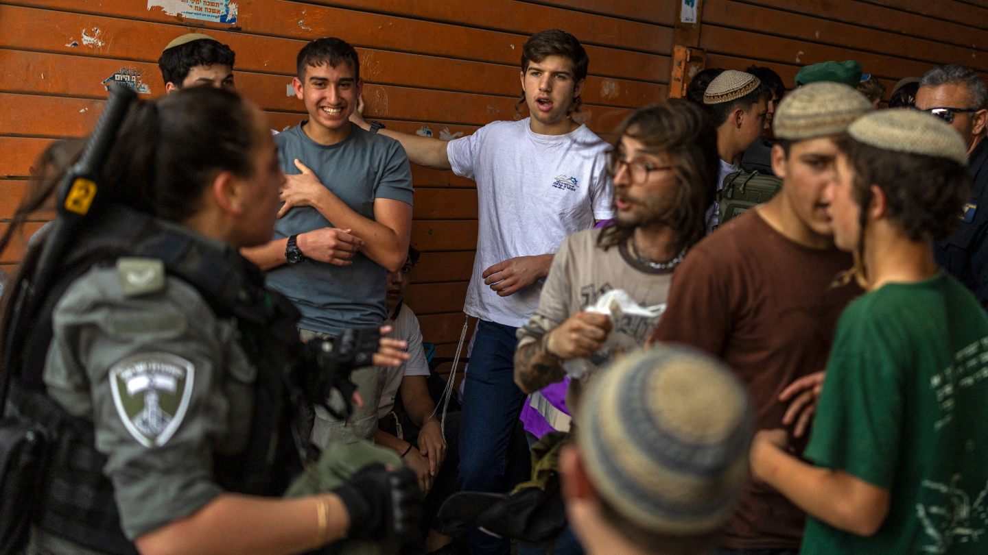 Israeli teen threatened with suspension over call to refuse military service020 Israeli teen threatened with suspension over call to refuse military service