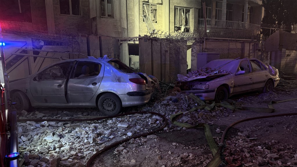 Israel attacks Iran: Tehrans residents fearful and angry after strikes020 Israel attacks Iran: Tehrans residents fearful and angry after strikes