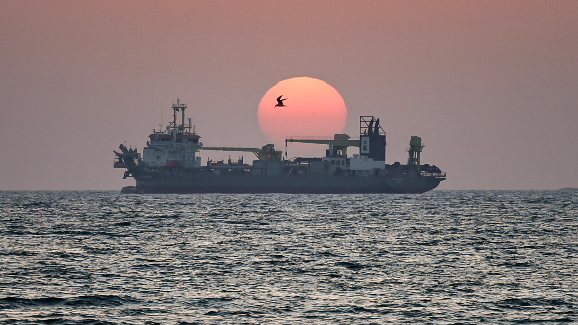 Iranian press review: Calls grow to maintain military pressure on Gulf states