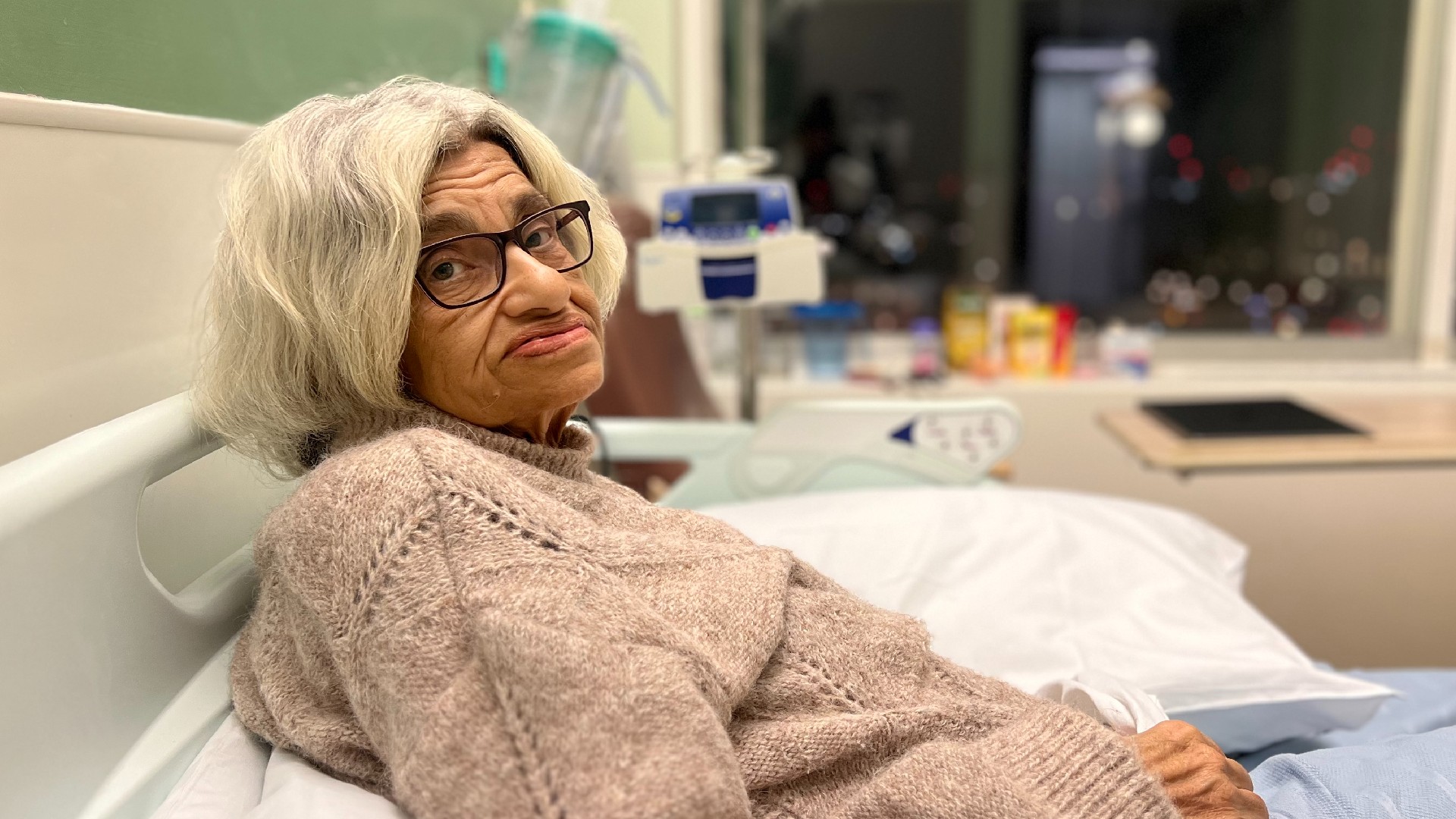 Alaa Abd elFattahs mother at risk of sudden death doctor says020 Alaa Abd elFattahs mother at risk of sudden death doctor says