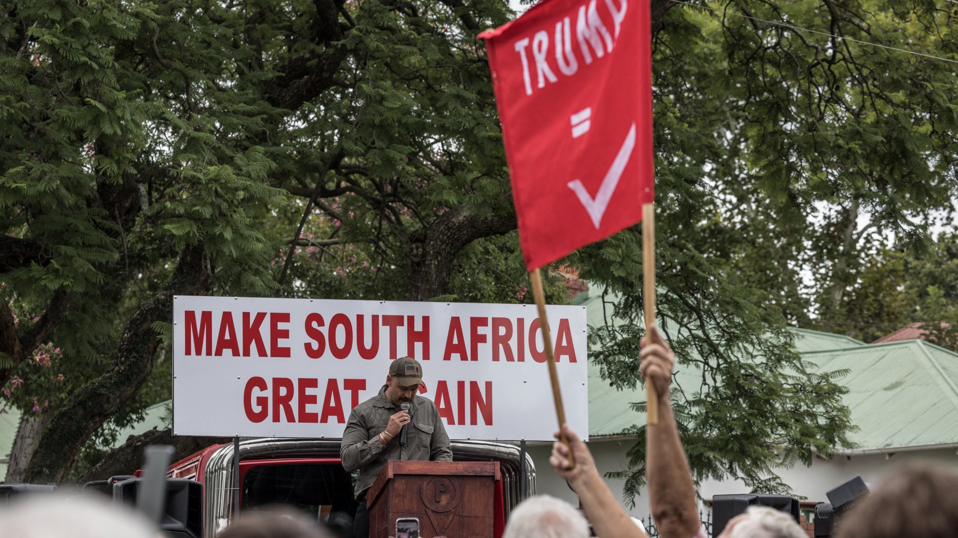 US grants dozens of white South Africans refugee status020 US grants dozens of white South Africans refugee status