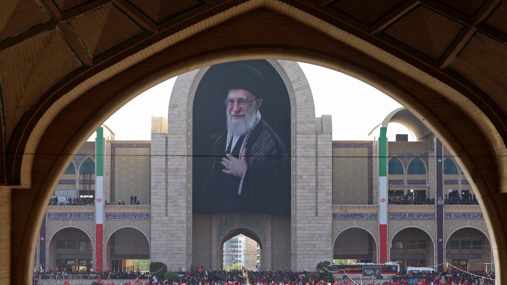 Irans funeral diplomacy: The Quran verses that ranked allies rivals and sent Saudi Arabia a message020 Irans funeral diplomacy: The Quran verses that ranked allies rivals and sent Saudi Arabia a message