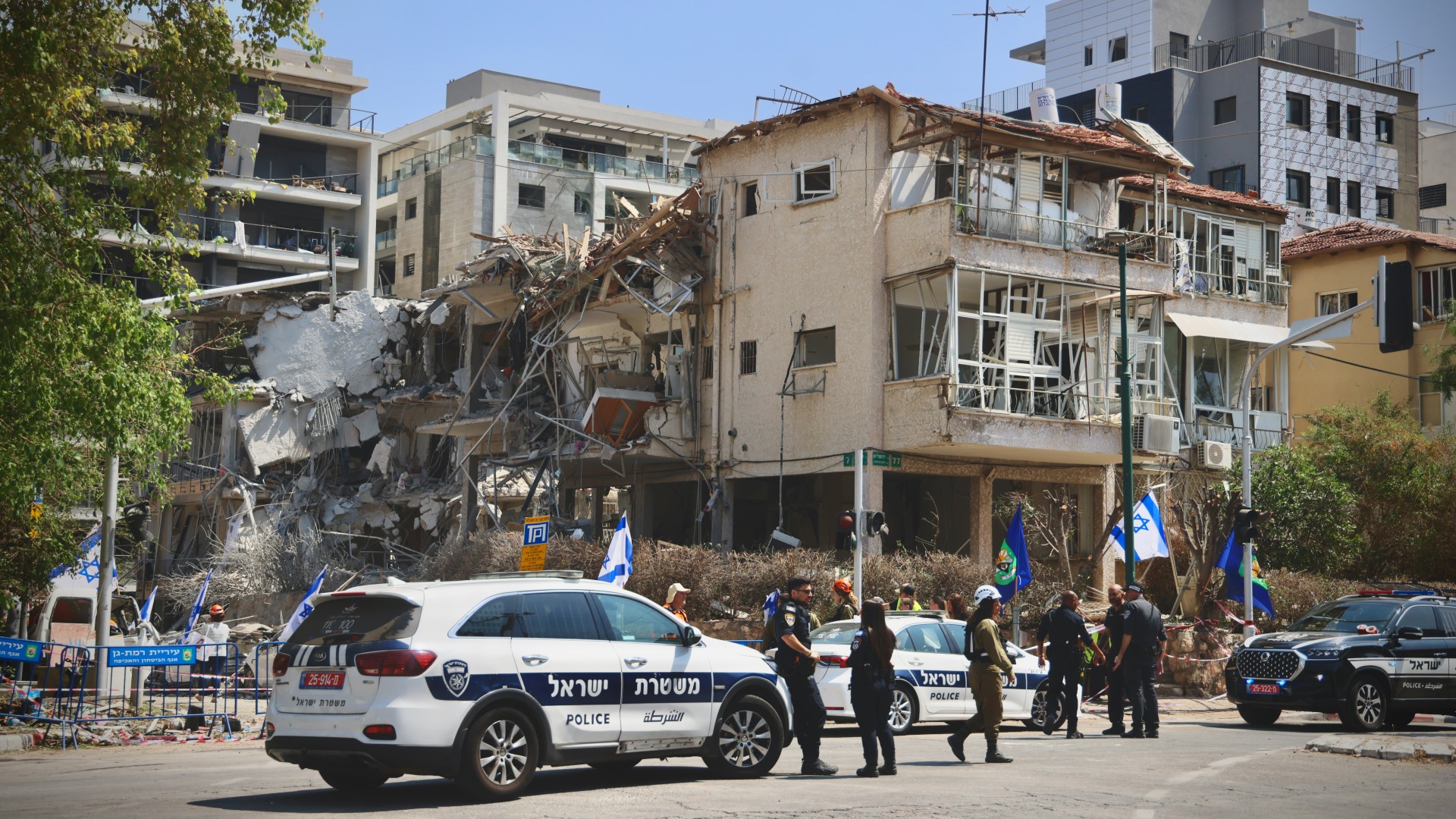 Israel: Euphoria gives way to fear after Iranian missiles rain down on Tel Aviv020 Israel: Euphoria gives way to fear after Iranian missiles rain down on Tel Aviv