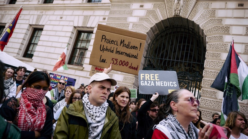 An honourable course: UK civil servants told to consider quitting if upset at Gaza policy020 An honourable course: UK civil servants told to consider quitting if upset at Gaza policy