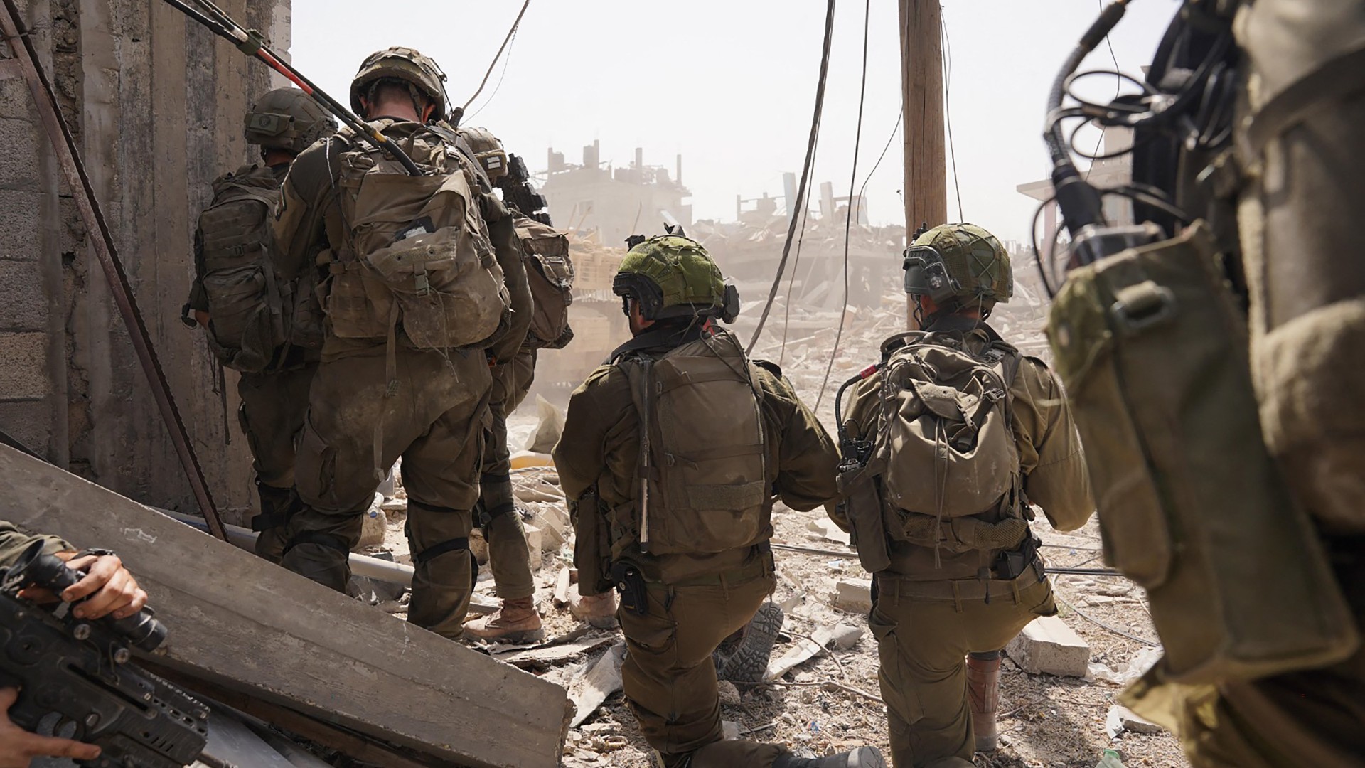Israeli military officials say there are no restrictions on bombing Gaza homes020 Israeli military officials say there are no restrictions on bombing Gaza homes