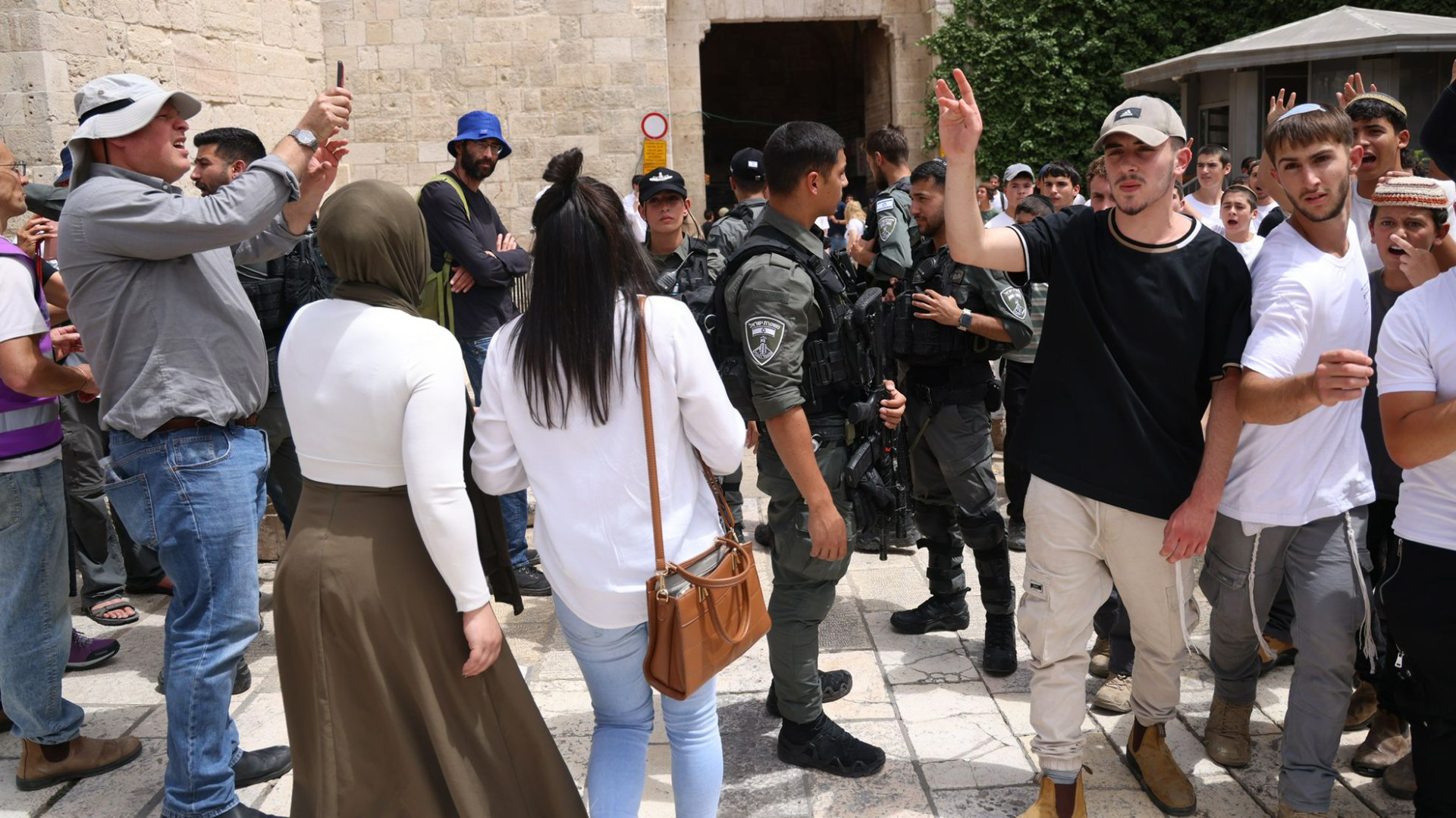 Israeli farright activists chant death to Arabs ahead of Jerusalem flag march020 Israeli farright activists chant death to Arabs ahead of Jerusalem flag march