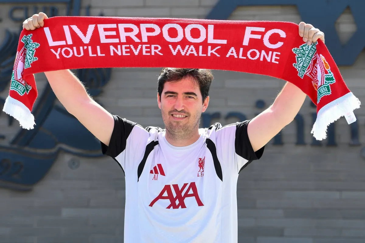 Iraola Vows to Remain True to Himself at Liverpool020 Iraola Vows to Remain True to Himself at Liverpool