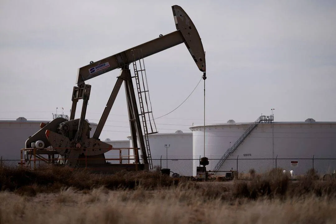Oil Slips after Trump Says Talks with Iran are Ongoing