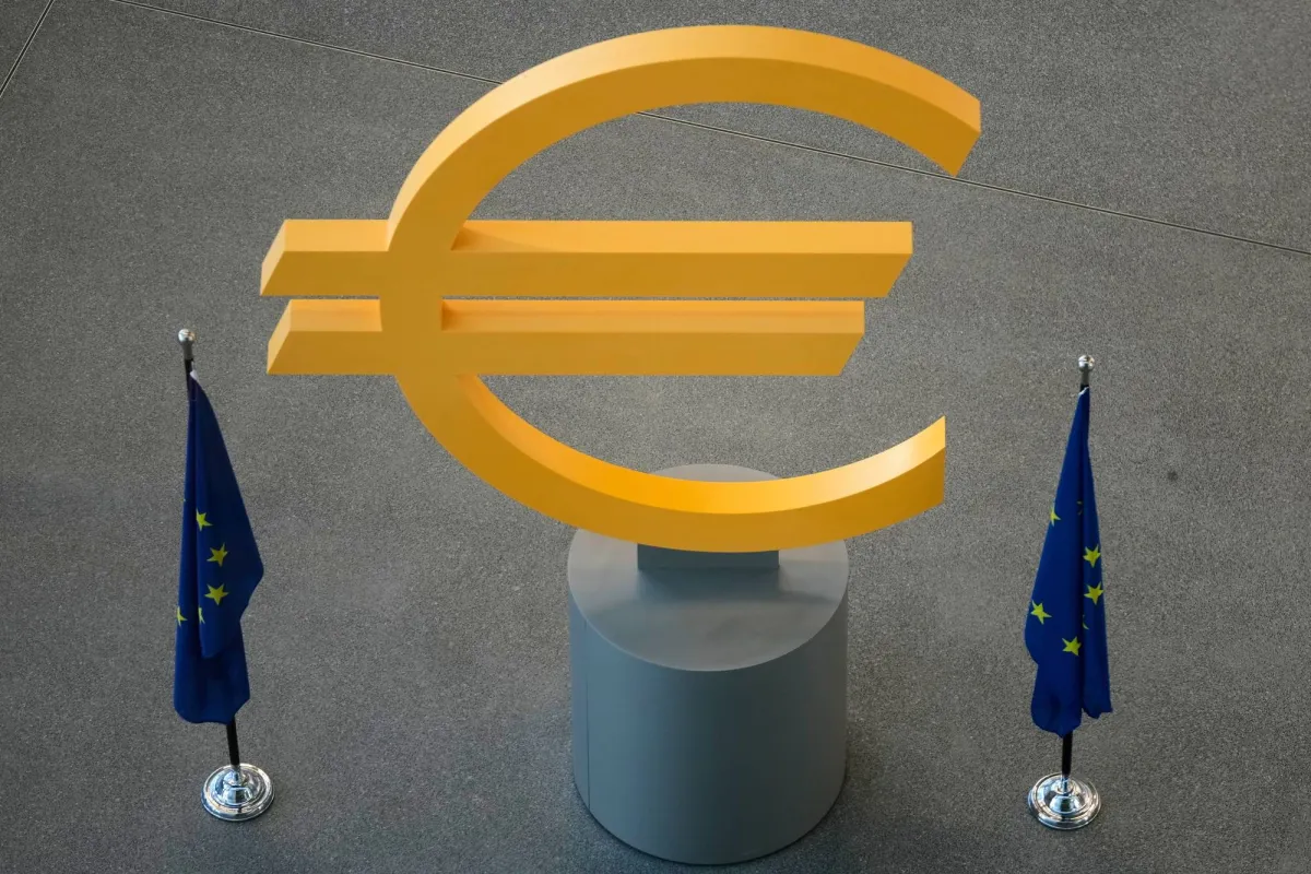 ECB Chief Economist Sees Persistent Impact on Inflation from Iran War