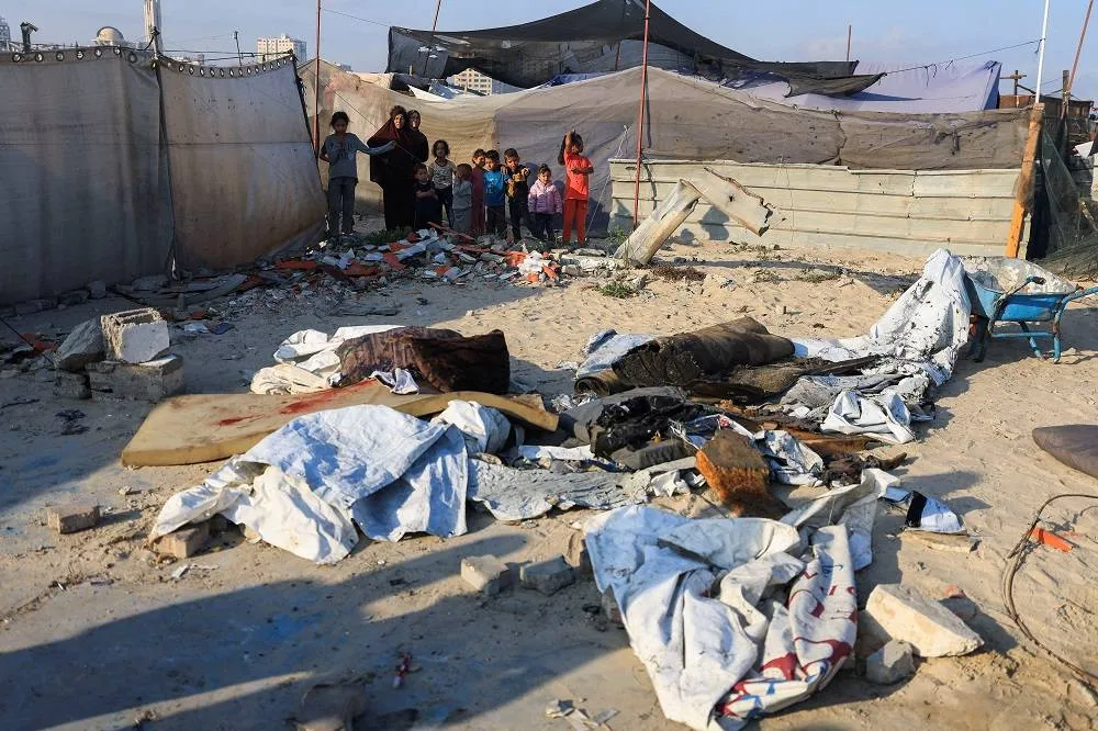 Rescuers Say Israeli Strike Killed at Least 12 People in South Gaza 020 Rescuers Say Israeli Strike Killed at Least 12 People in South Gaza