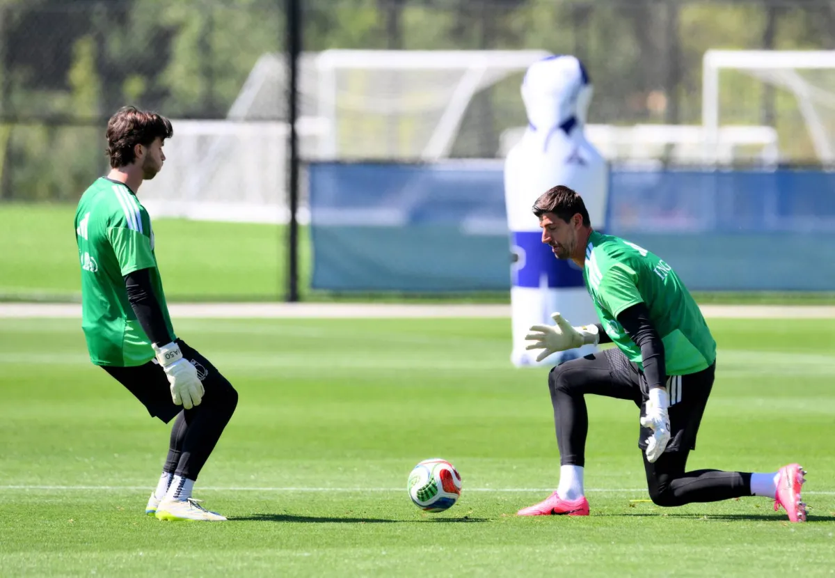 Belgium Keeper Courtois Thinking about Retiring from National Team after World Cup