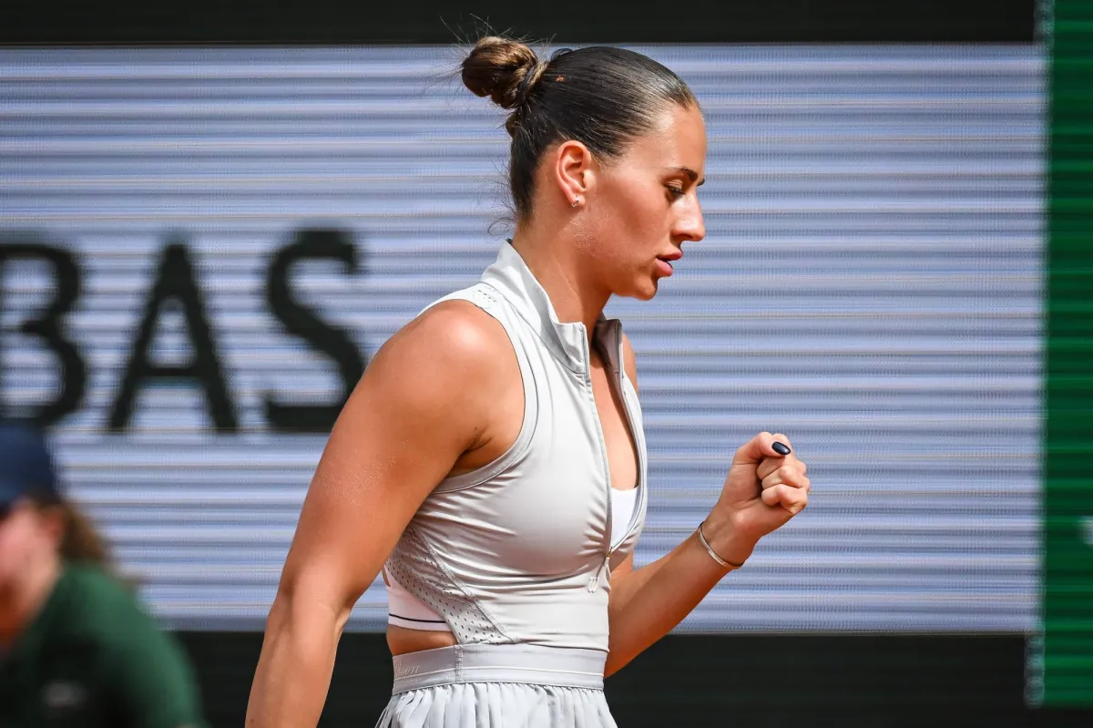 Kostyuk Stuns 4time Champion Swiatek on Big Day for Ukraine at French Open020 Kostyuk Stuns 4time Champion Swiatek on Big Day for Ukraine at French Open