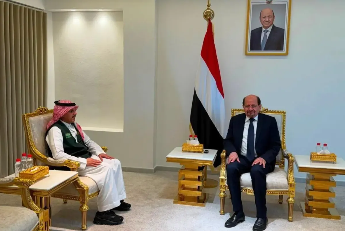 Yemeni Prime Minister Meets SDRPY Director in Aden020 Yemeni Prime Minister Meets SDRPY Director in Aden